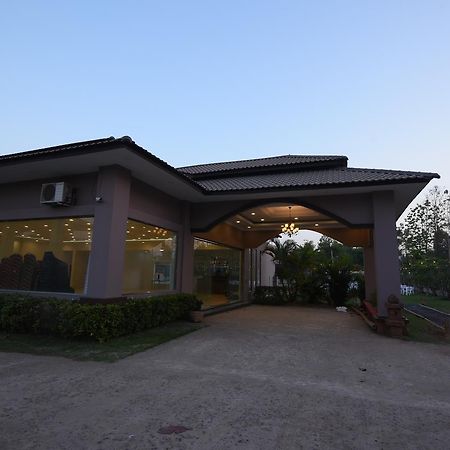 Hpa An Breeze Hotel Екстер'єр фото